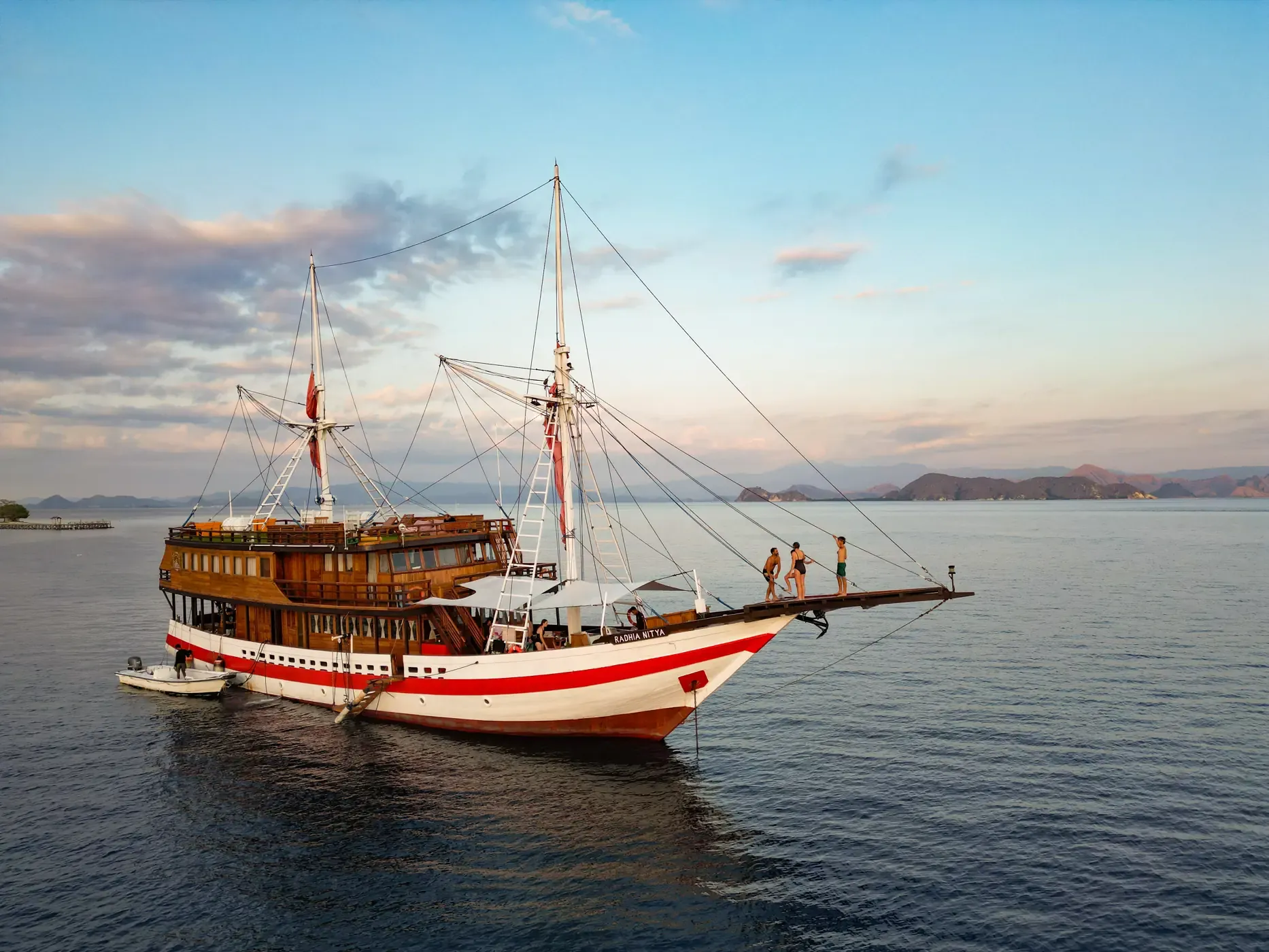 Liveaboard diving — via our partner Ocean Earth Travels